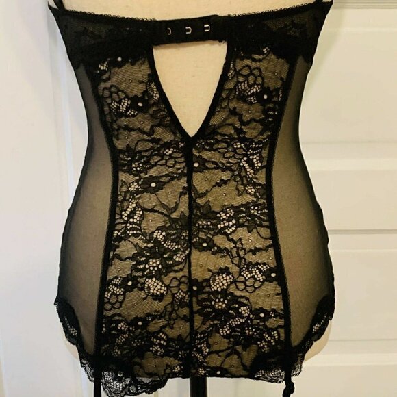 Victoria’s Secret Bodysuit 34C Lace Corset Garter Strings Black Sexy Anniversary - Picture 9 of 10